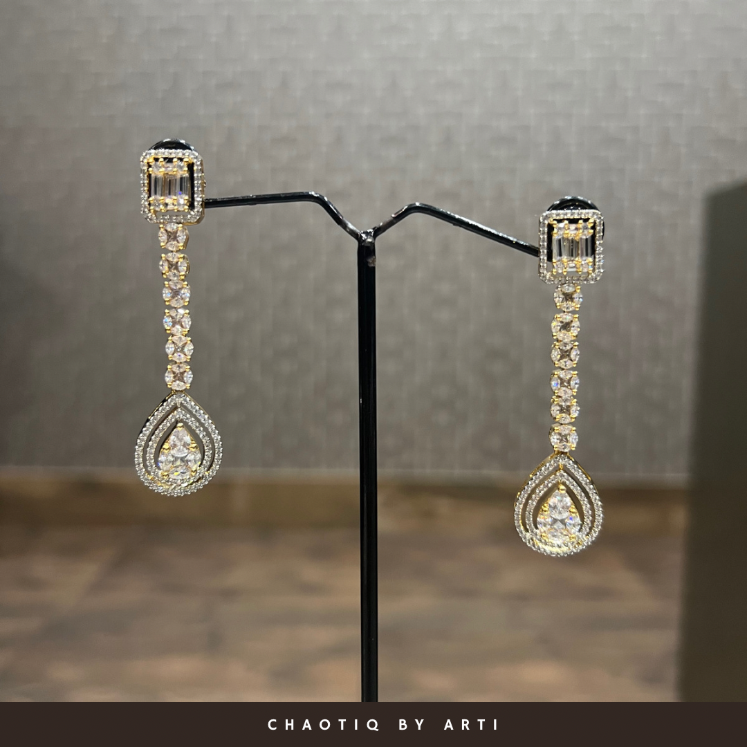 Pendant styled diamond necklace set