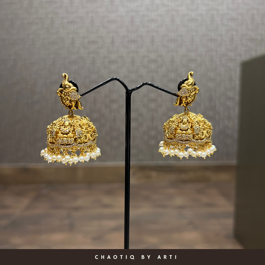 Adah gold plated temple necklace set with pearls