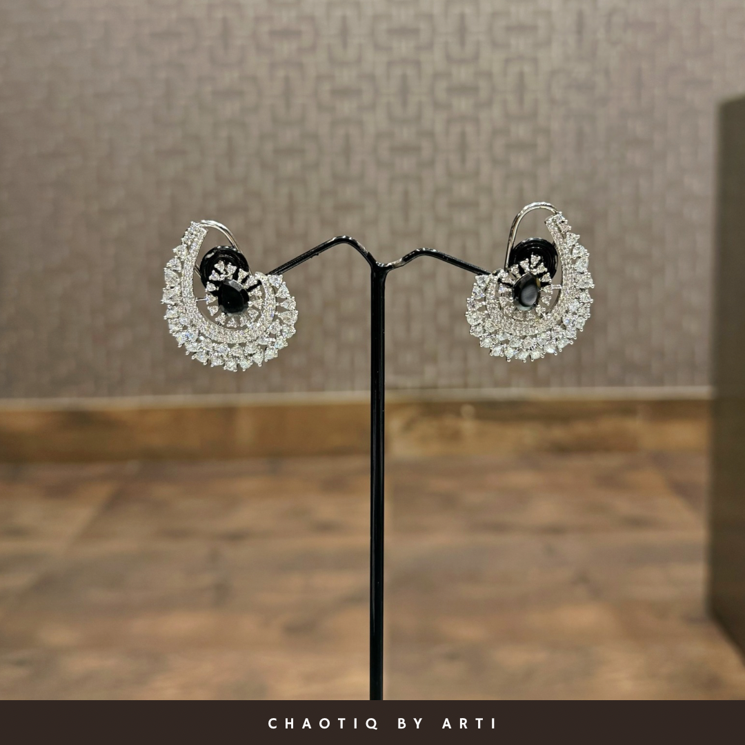 Veya Stud Earrings