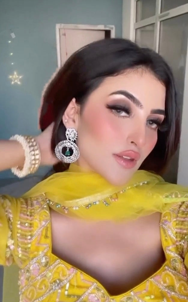 Aasma round shaped diamond Earrings