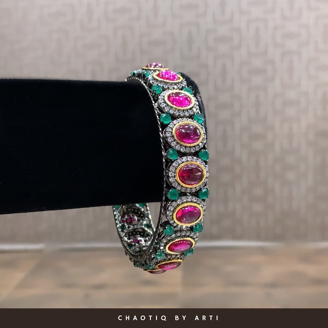 Itiha Multicoloured traditional bangle