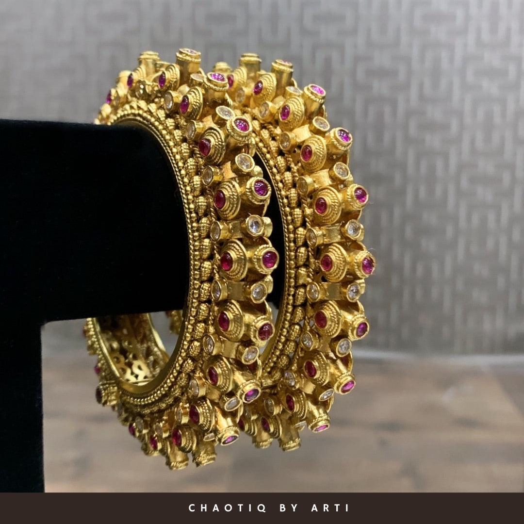 Adah gold and ruby pachheli bangles