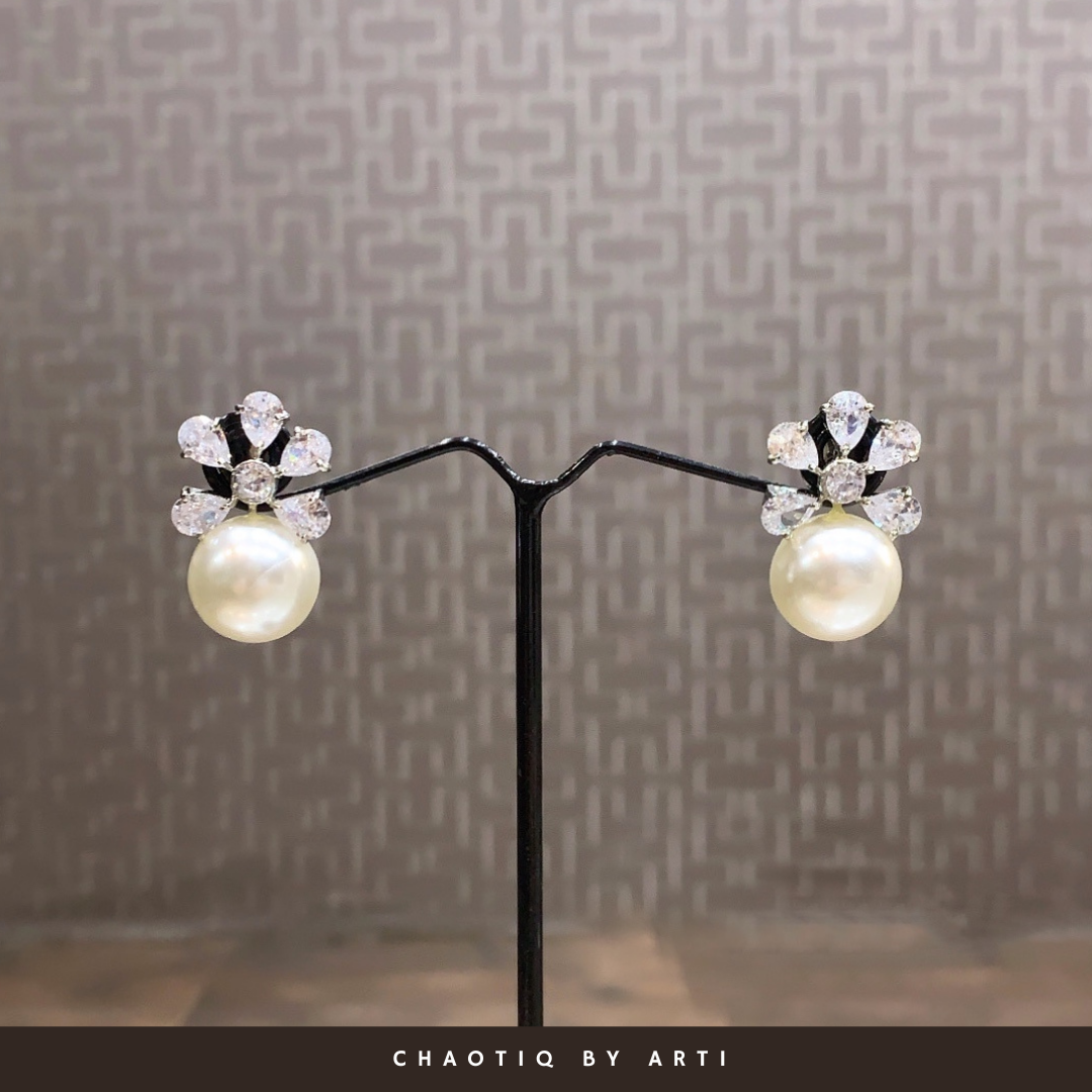 Suhana pearl drop earrings