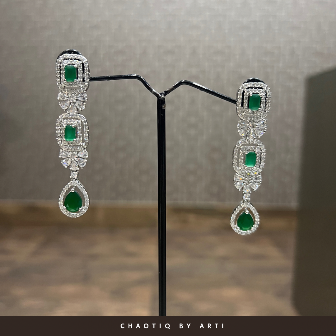 Maharani diamond and emerald studded necklace set