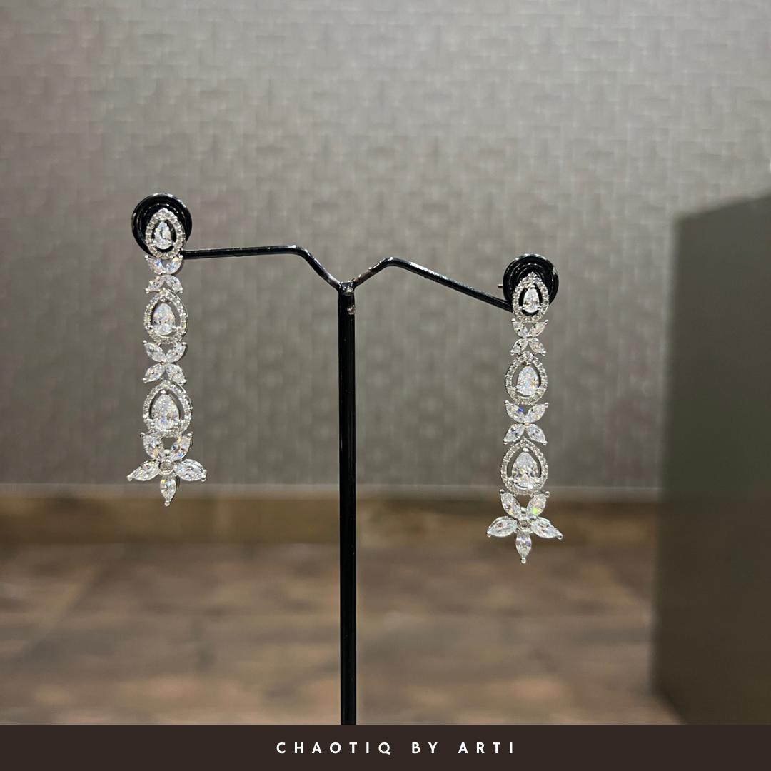 Suhana single line diamond necklace set