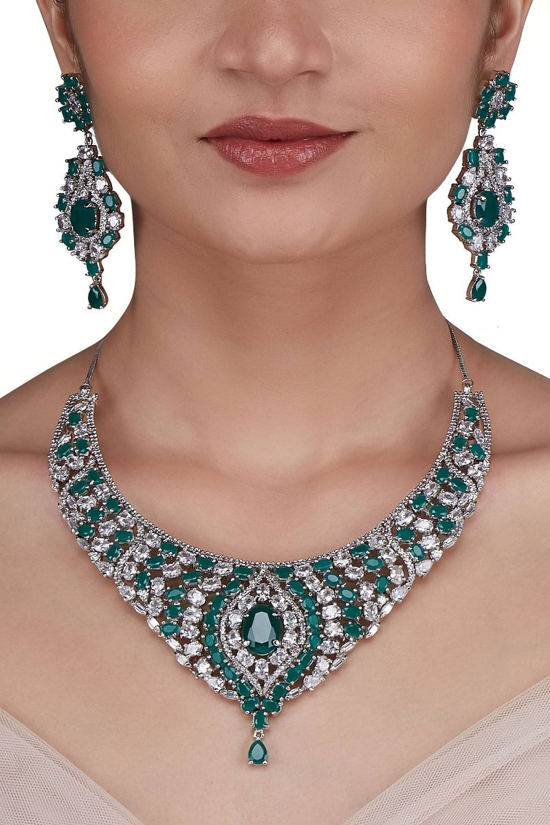 Suhana Diamond and Emerald Necklace Set