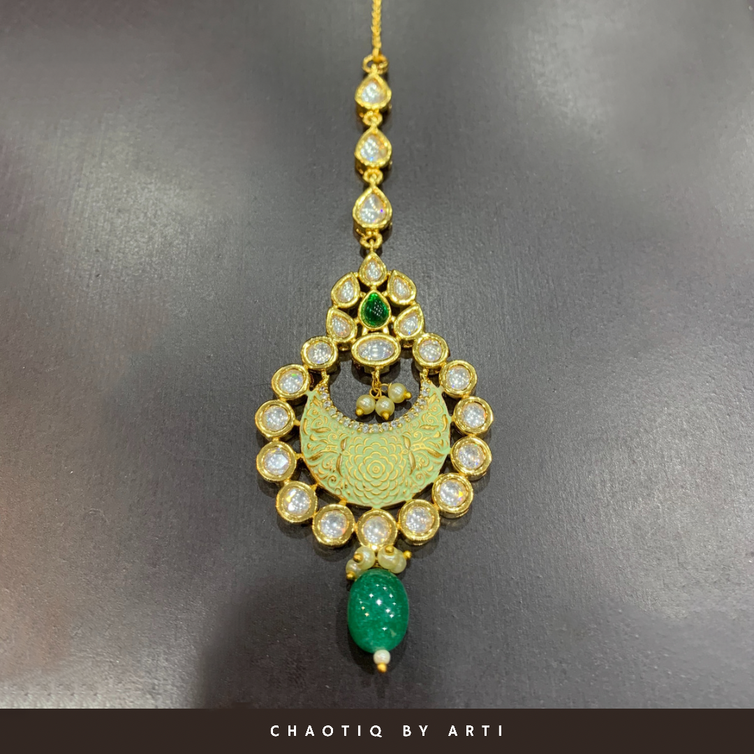 Suhana flower shaped meenakari maangtikka