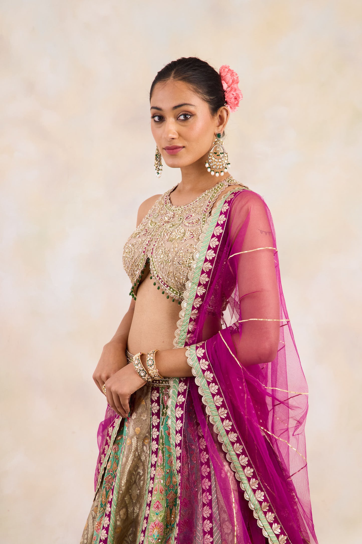 Riwaayat Gold-Toned Polki Bangles
