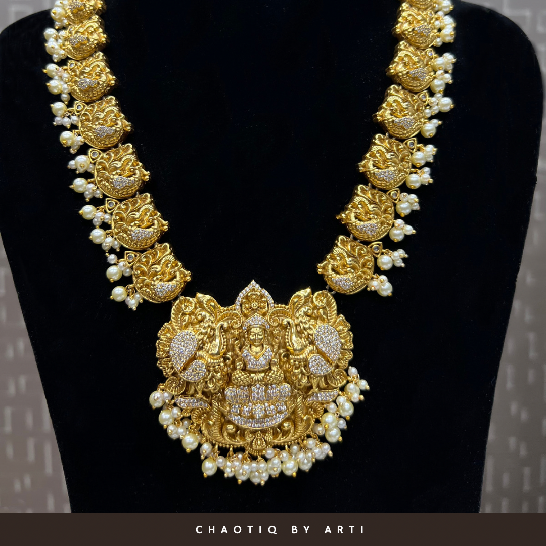 Adah gold plated temple necklace set with pearls