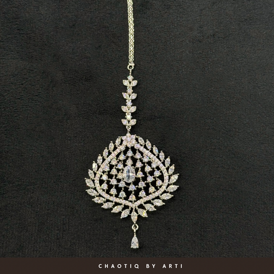 Mehreen Diamond studded maangtikka