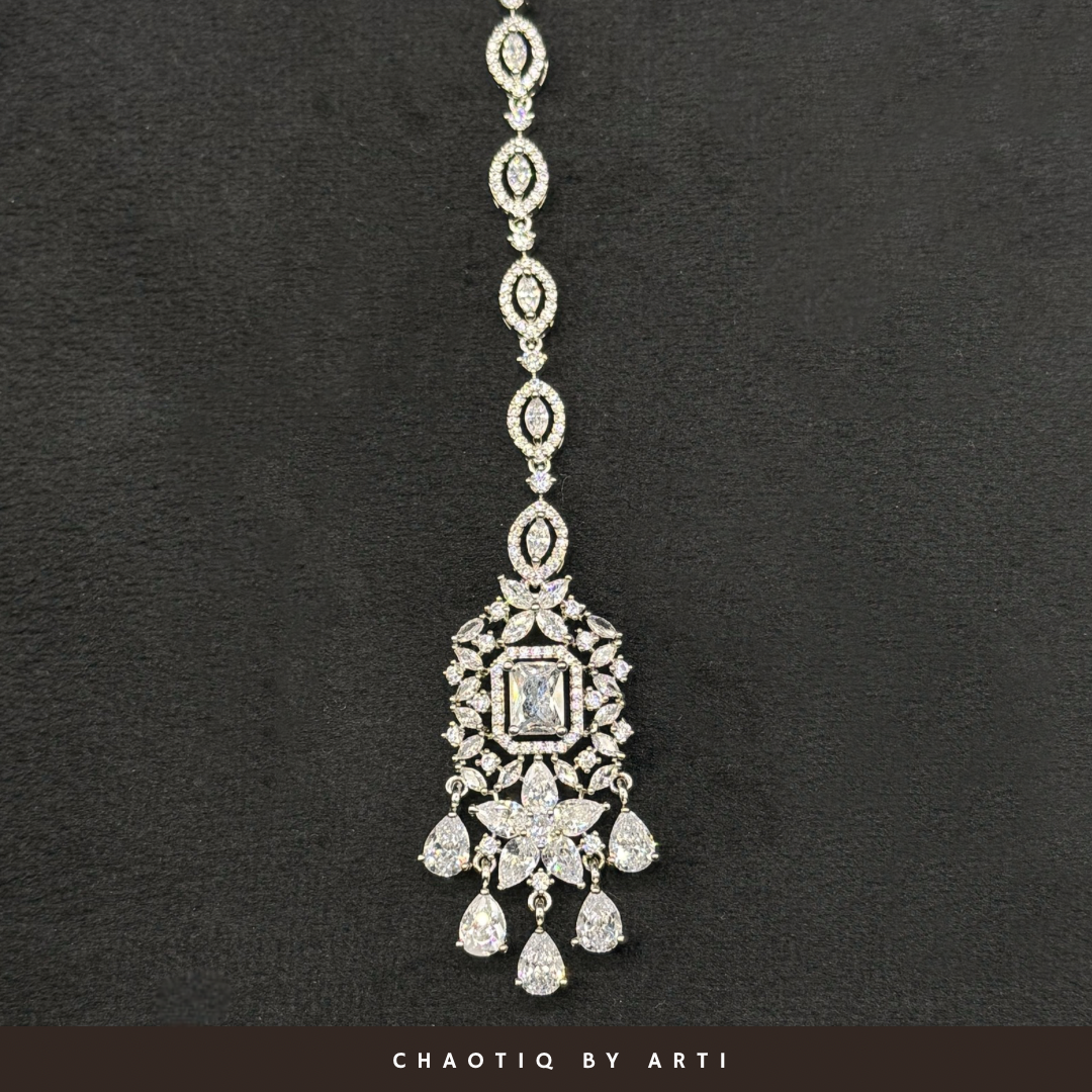 Adah sleek Diamond studded maangtikka