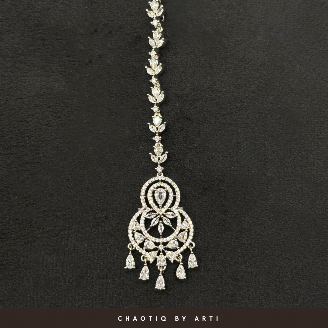 Adah Diamond studded maangtikka