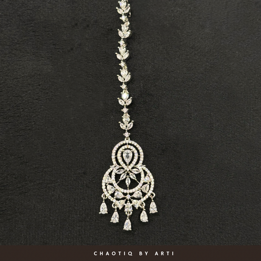 Adah Diamond studded maangtikka