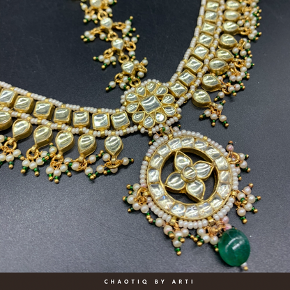 Mehreen polki and pearl motif maathapatti
