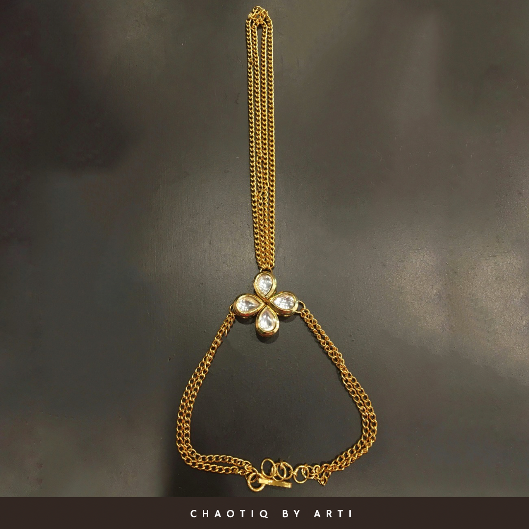 Adah Kundan and gold chain Haathphool