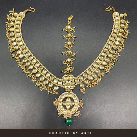 Mehreen polki and pearl motif maathapatti