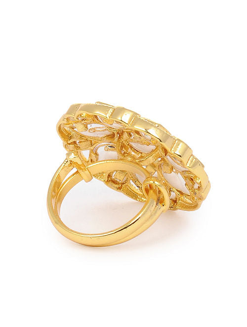 White coloured gold hued meenakari ring enhanced with kundan stones