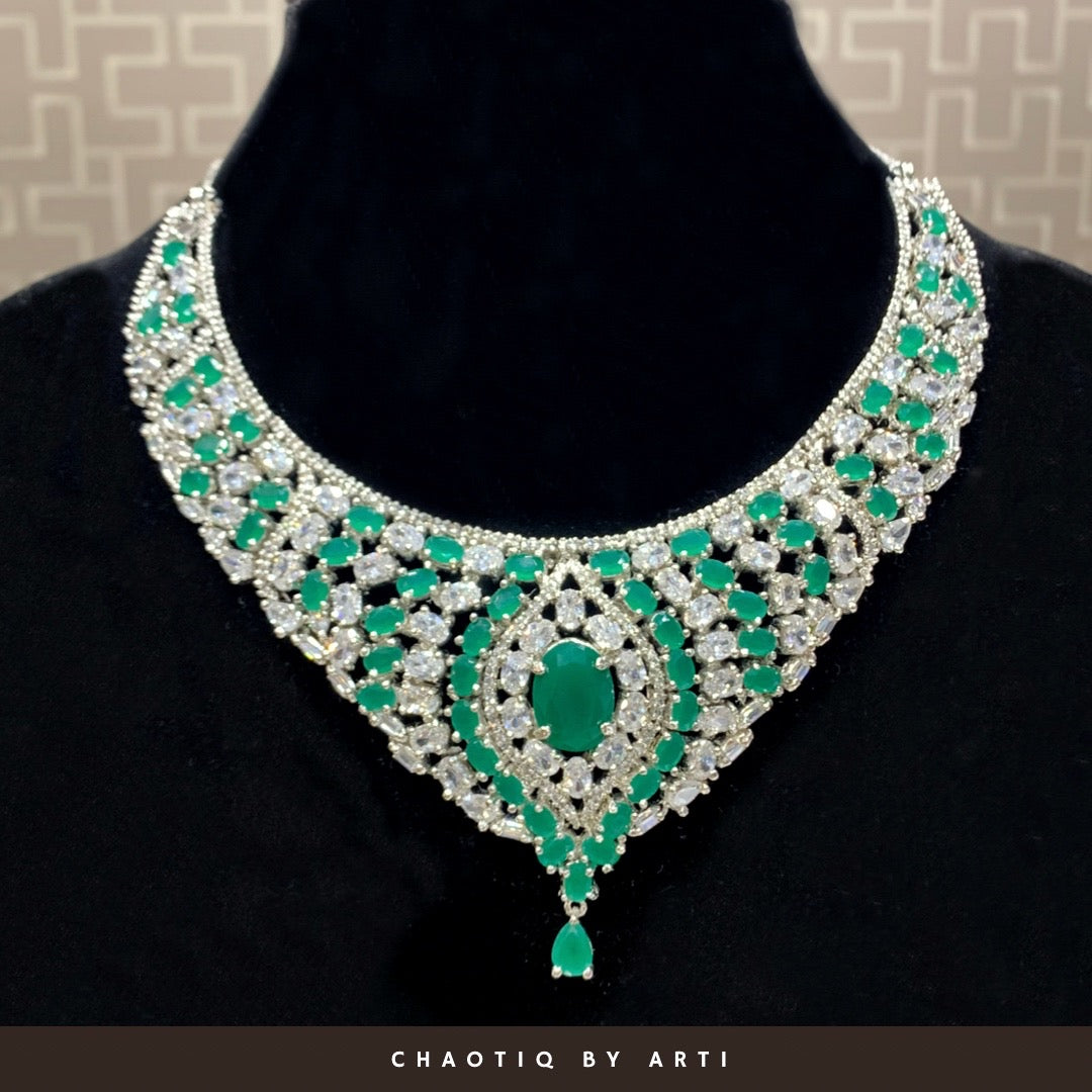 Suhana Diamond and Emerald Necklace Set