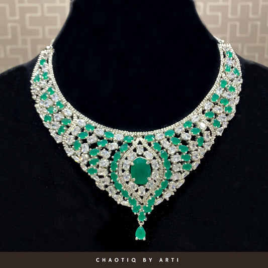Suhana Diamond and Emerald Necklace Set