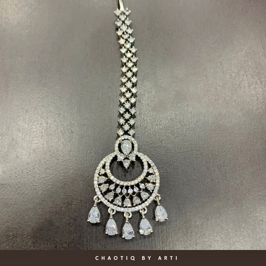 Nagma diamond maangtika