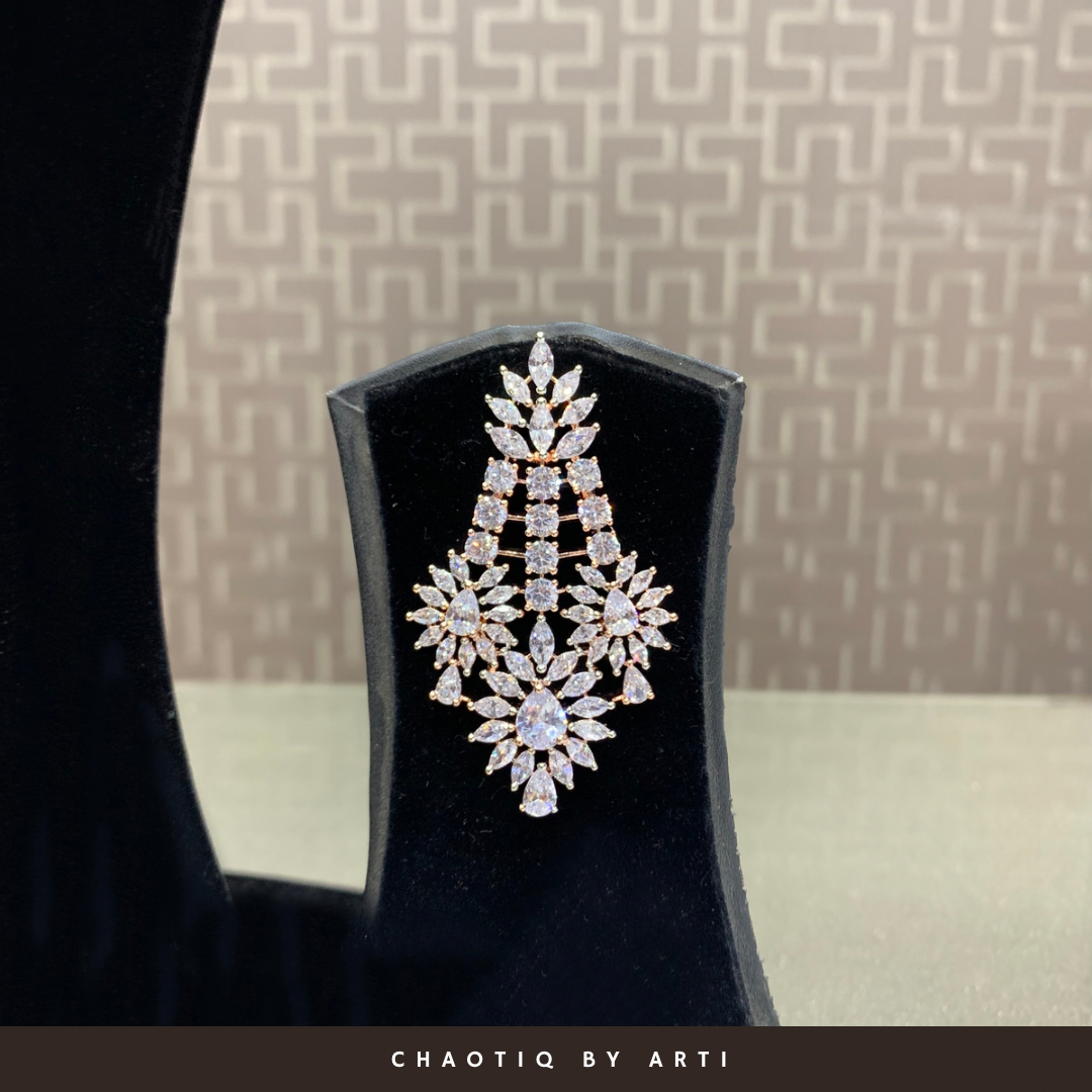 Intricate flower shaped diamond necklace set