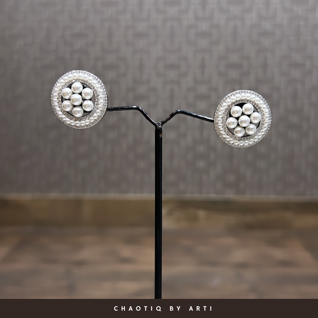 Pearl Éclat Stud Earrings